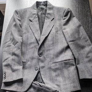 Givenchy herringbone suit - 2 button/single pleat 36R